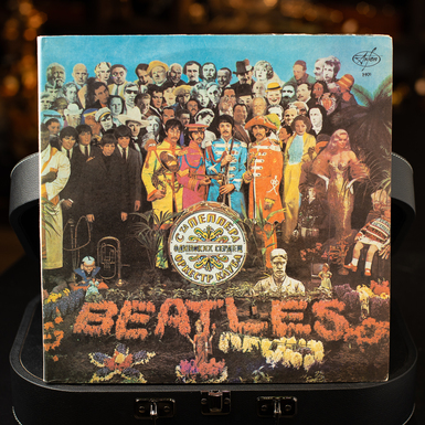 Вінтажна вінілова платівка Beatles «Оркестр клубу самотніх сердець сержанта Пеппера»