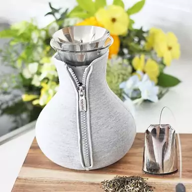 Eva Solo tea Maker tea pot in a light gray neoprene case