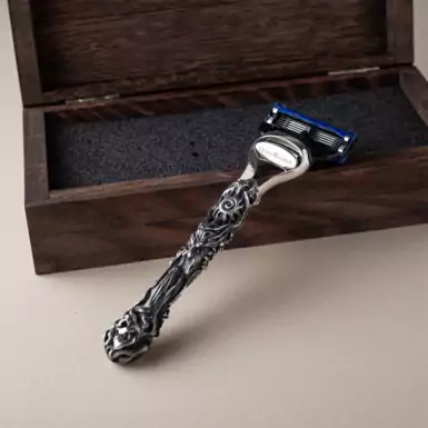 Razor "Mirkwood" by Grand Regalia