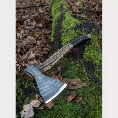 Trusty Styrr ax in a leather case with a wooden box