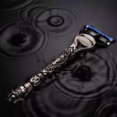 Silver razor "Sacrifice" by Grand Regalia