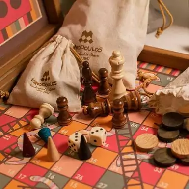  Set of board games 4 in 1 (chess, backgammon, ludo, snakes and ladders) in vintage style