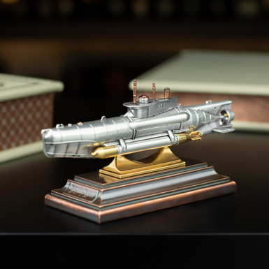 Miniature of a "Seehund"-class submarine from 1944