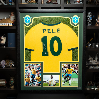 Certified autograph of Brazilian footballer Pele on the Brazil national team shirt (88х108 cm)