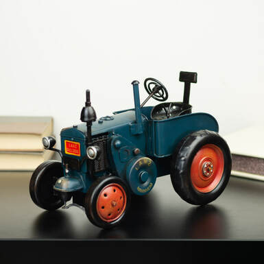 Model of German tractor Lanz Bulldog with oil engine 1934-1960 from Nitsche (made in retro style)