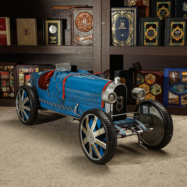 Велика модель (1,2 метра) гоночного автомобіля Bugatti Type 35 початку 20 століття від Nitsche (виготовлено у ретро стилі)