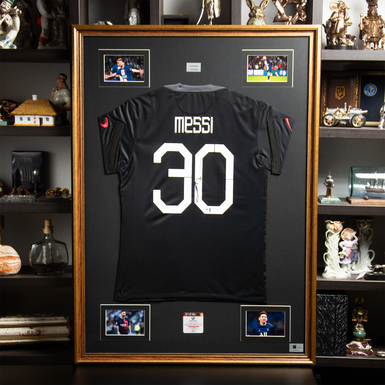 Autograph of Argentine footballer Lionel Messi