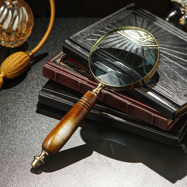Handmade reading magnifier "Accessus" made of wood and brass by Ross London