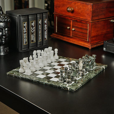 Black and white marble chess set "Harness" by ITALFAMA