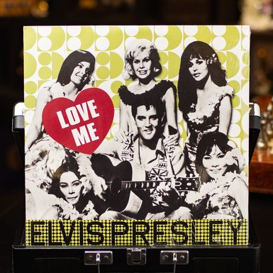 Vinyl record Elvis Presley – Love Me 
