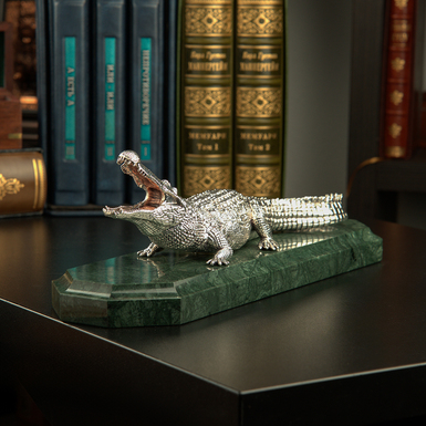 Author's figurine made of polyester resin with silvering "Crocodile", serpentine stone (serpentine) by Evgeniy Epur