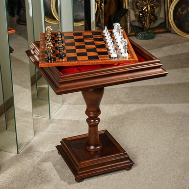 "Gloria Magna" chess table with wooden board and gold and silver-plated pieces from ITALFAMA