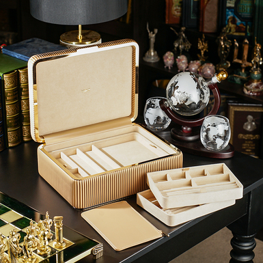 Jewelry Box "Luna" by Wolf