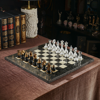 Handcrafted chess set "Persian elegance" with natural wood board and brass pieces by Italfama