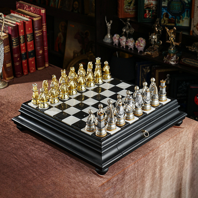 Chess set "Royal Court" with wooden board and figures with gold and silver plating from ITALFAMA