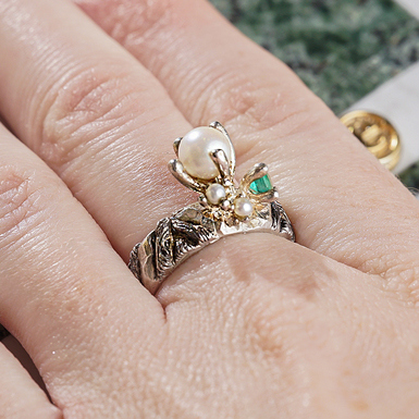 "Celebrate" ring with emerald, pearls and 925 silver