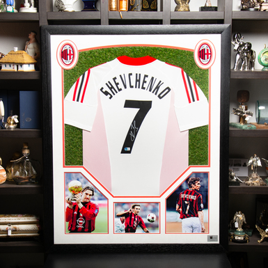 Certified autograph of Ukrainian footballer Andriy Shevchenko on the FC Milan T-shirt (88х108 cm)