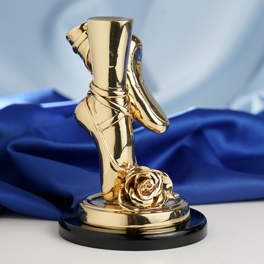 Gilded statuette "Pointe shoes" by Exetera Argenti