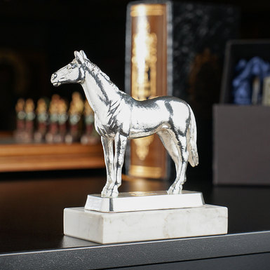 The author's figurine "Greatness" by Evgeniy Epur