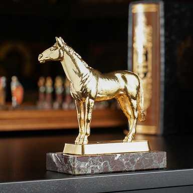 The author's figurine "Aristocracy" by Evgeniy Epur