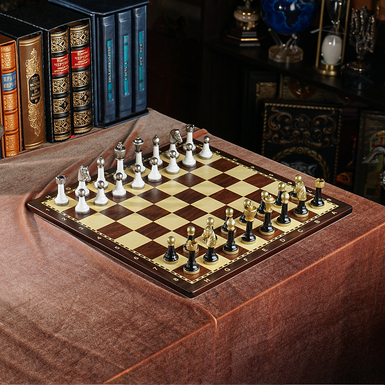 "Silenzio Reale" chess set with handmade wooden board and metal pieces from ITALFAMA