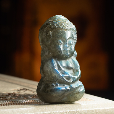 Miniature Labradorite Buddha Statue by Stone Art Designе (15 g)