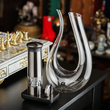 Wine Enthusiast "Ethereal" Decanter and Automatic Electric Wine Corkscrew "Pleasure" Set 