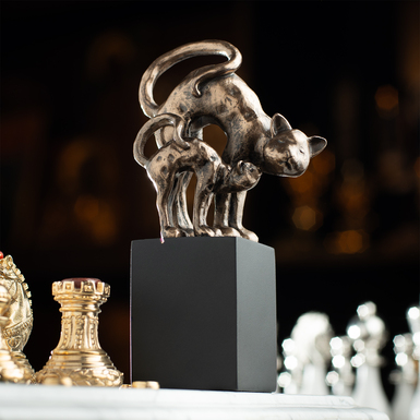 Handcrafted "Cats on a cube" figurine by ITALFAMA