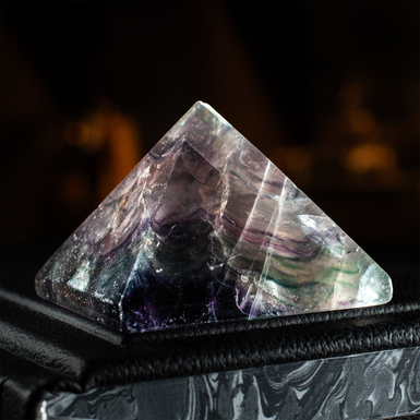 Fluorite Pyramid by "Prisma" Stone Art Designe (392 g)