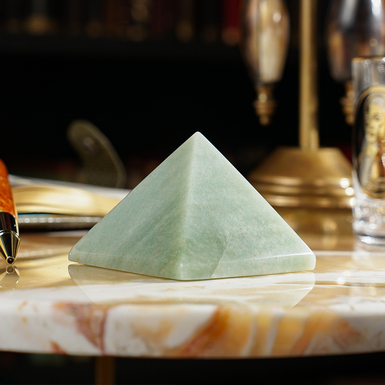 Galley Jade Pyramid by Stone Art Designe (334 g)