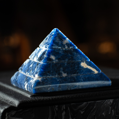 Blueberry sodalite Pyramid by Stone Art Designe (263 g)
