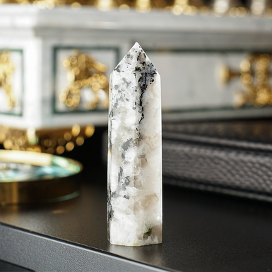 Seed Moonstone Obelisk by Stone Art Designe (67 g)