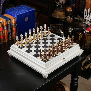 "Royal Legacy" chess set with wooden board and gold and silver-plated pieces from ITALFAMA