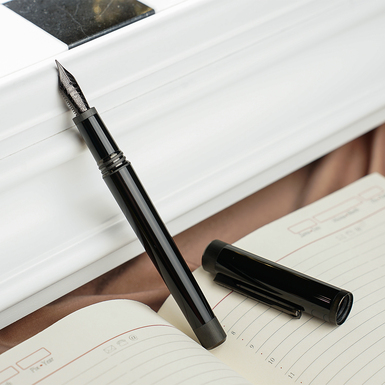 Ручка-перо "Zero Black" зі смоли та нержавіючої сталі від Montegrappa