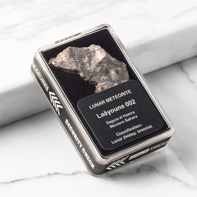 Certified meteorite "Laâyoune 002", 1,78 g (Western Sahara)