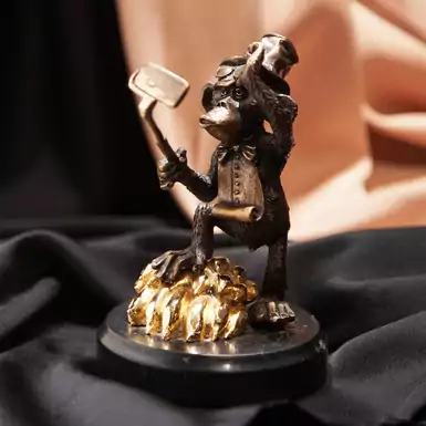 Vizuri Statuette "Selfie of the year"