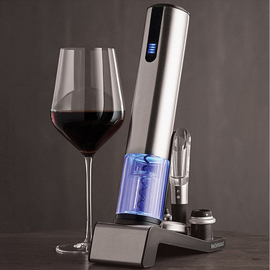 Gift set wine accessories from Wine Enthusiast