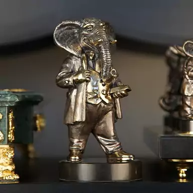 Vizuri Sculpture "Businessman"