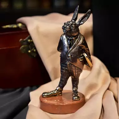 Sculpture «Financier» by Vizuri