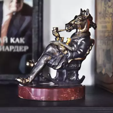 Vizuri Sculpture «Magnate»