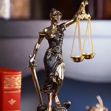 Vizuri Sculpture «Themis»